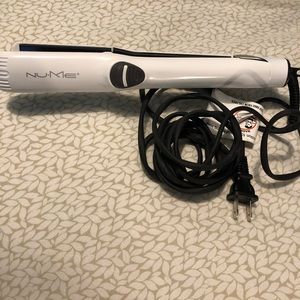 Nume Hair straightener